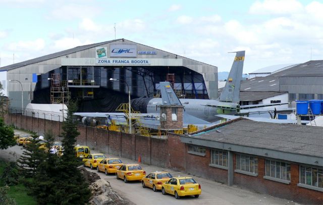 Boeing 707-100 (FAC1201) - Major maintenance.