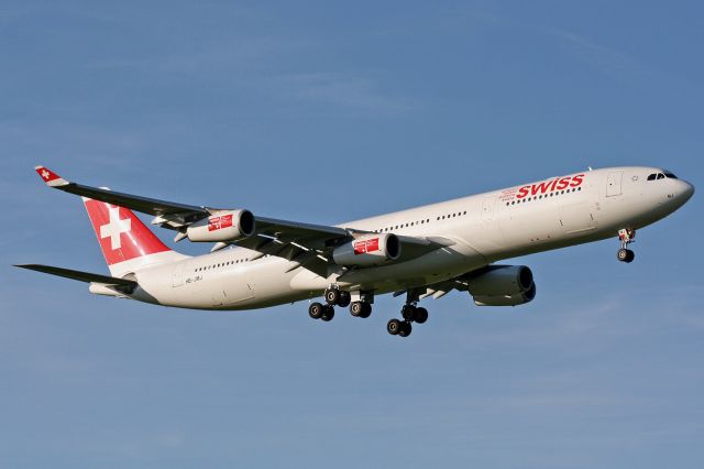 Airbus A340-300 (HB-JMJ)