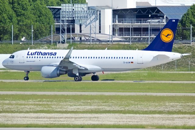Airbus A320 (D-AIUW)