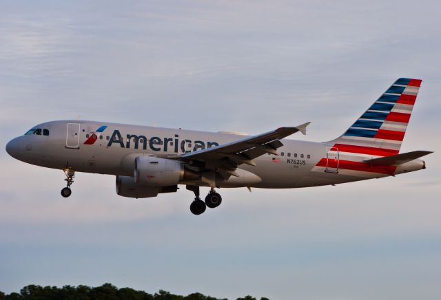 Airbus A319 (N762US)