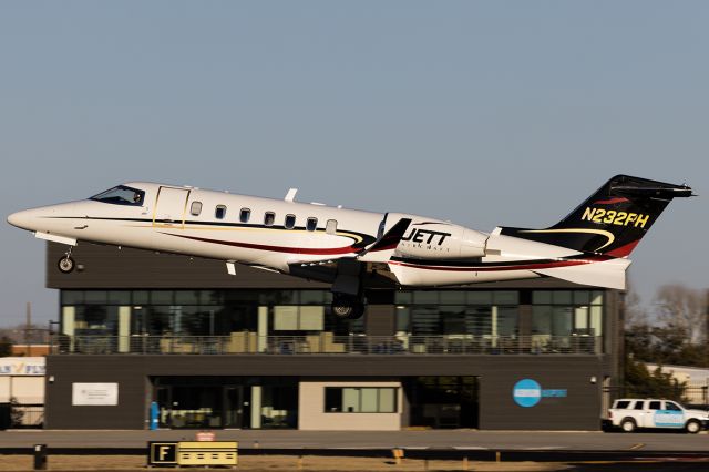 Learjet 45 (N232PH)