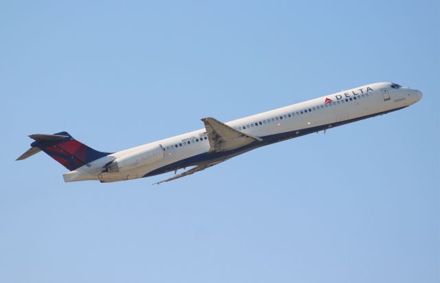 McDonnell Douglas MD-88 (N993DL)