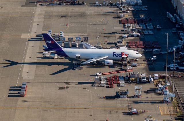 N67IFE — - Unloading at SeaTac Freight Terminal