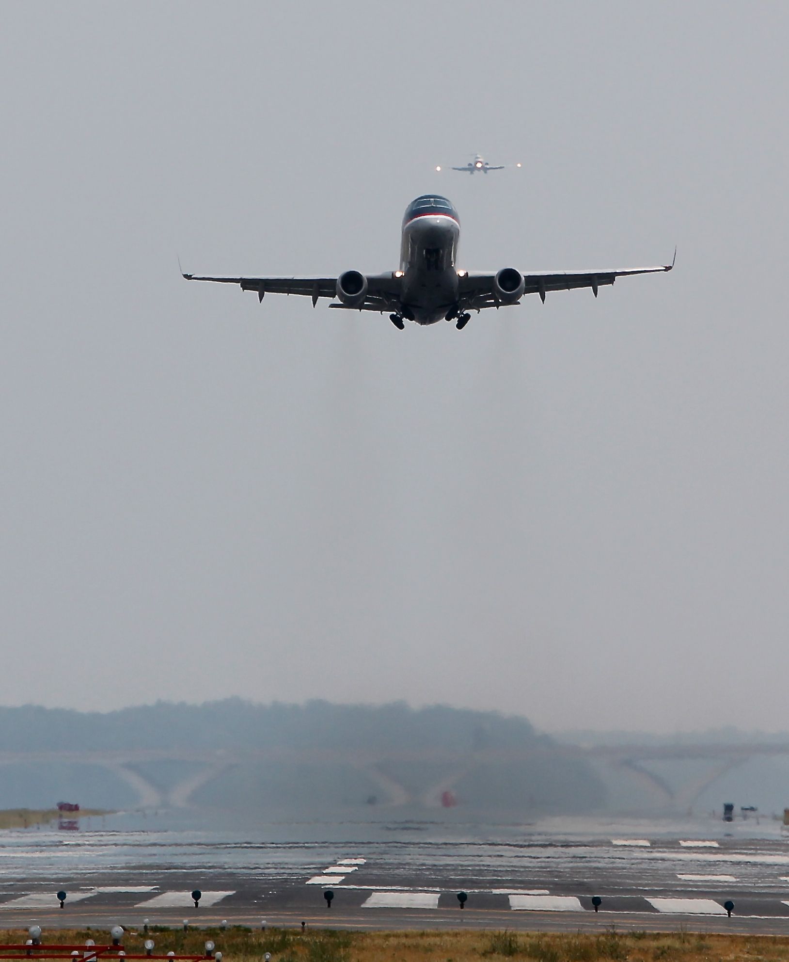 — — - Looking South from Gravelly Point Park you can see that you have to get off the ground in a hurry at Reagan National.