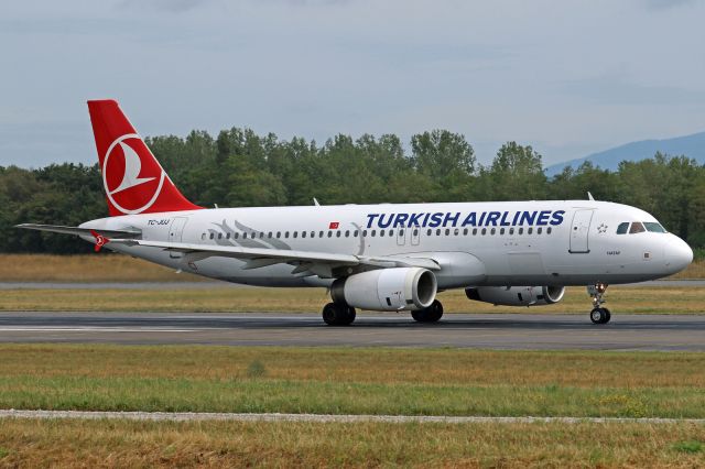 Airbus A320 (TC-JUJ)