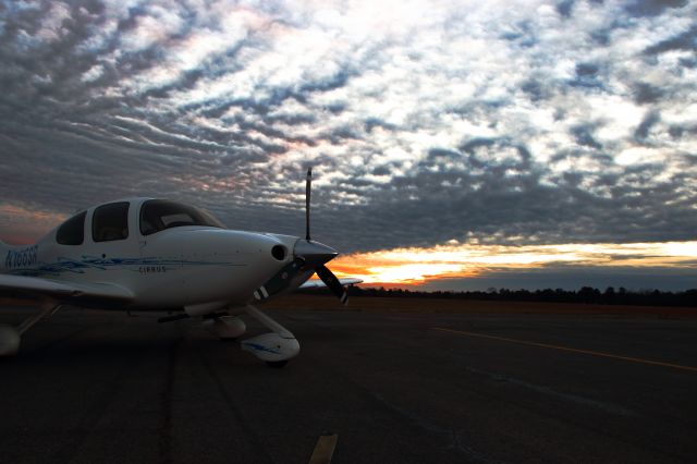 Cirrus SR-20 (N166SR)