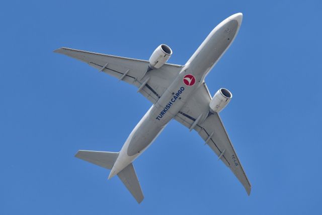 BOEING 777-200LR (TC-LJS) - Doing a "Go-Around" on 28-C 07-18-22