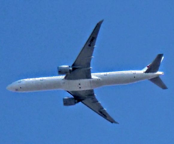 BOEING 777-300ER (B-7882) - Flying over Downtown L.A. before landing at LAX.