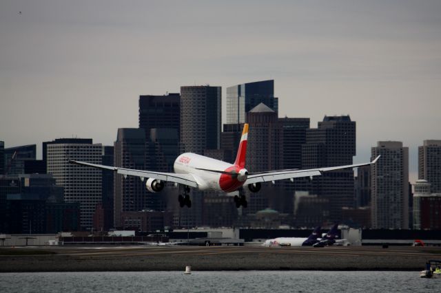 Airbus A330-300 (EC-LUB) - Iberia A330-300 landing runway 27 at KBOS on 10/29/16. 