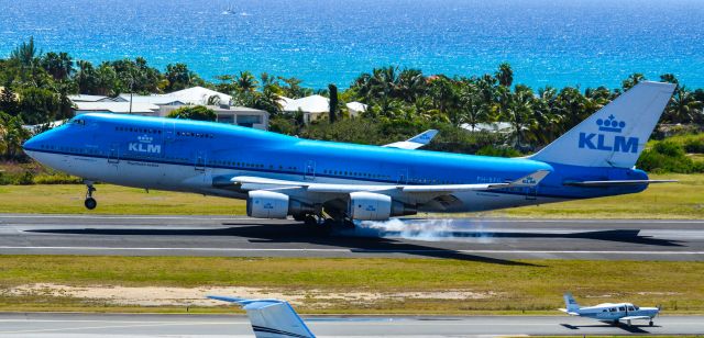 Boeing 747-400 (PH-BFG)