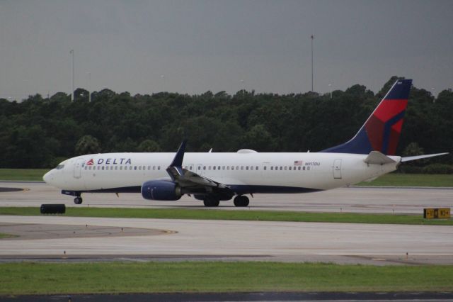 Boeing 737-900 (N917DU)