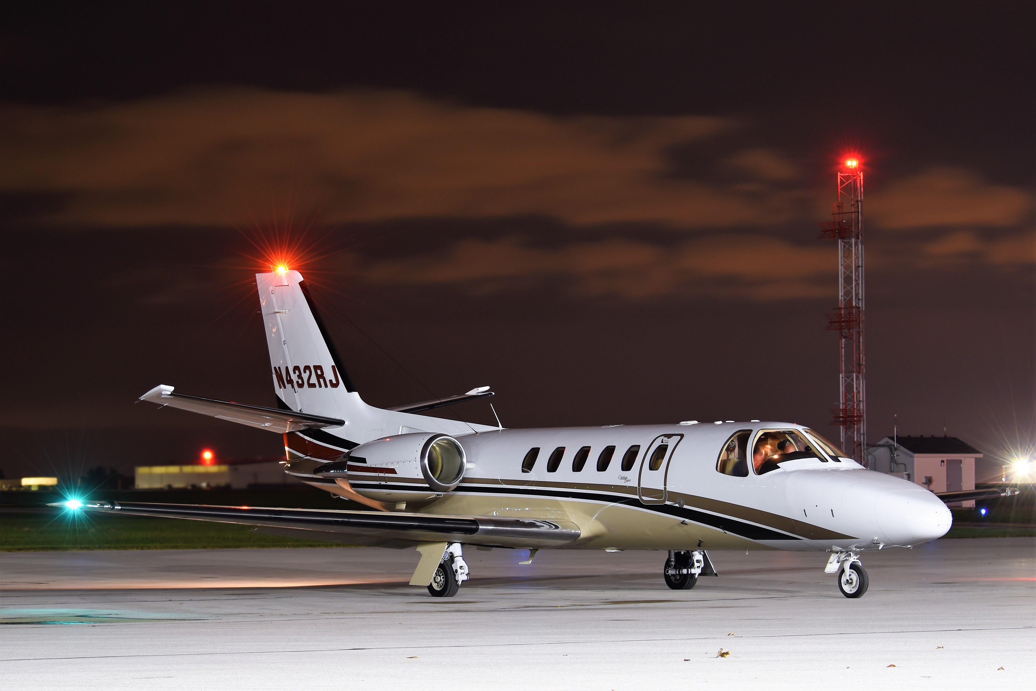 Cessna Citation II (N432RJ)