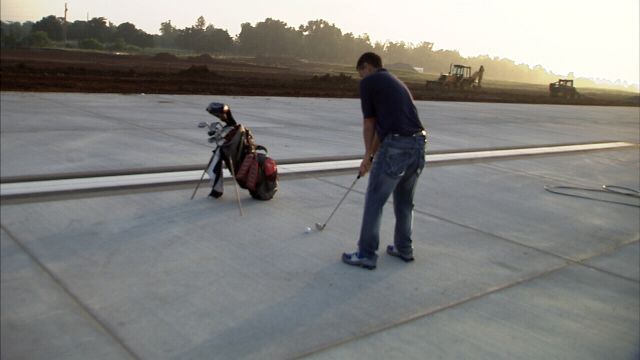 WLEX — - WLEX TV Morning News personality LEe Cruse takes to the runway at the conclusion of his morning "Live with Lee" segments... He swings on the new Runway (09/27) at Blue Grass airport (KLEX) which is scheduled to open later this year....