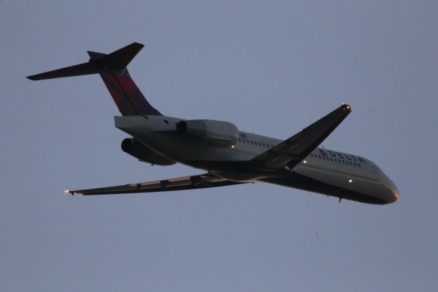 Boeing 717-200 —