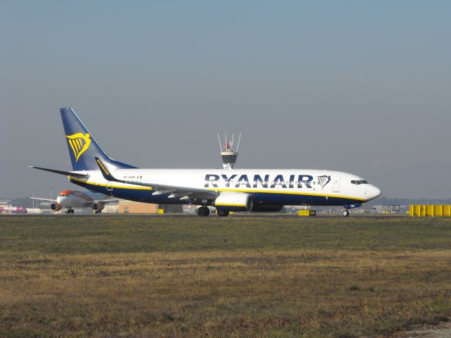 Boeing 737-800 (EI-GXH)
