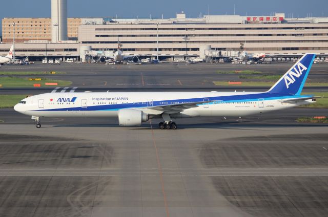 BOEING 777-300 (JA795A)