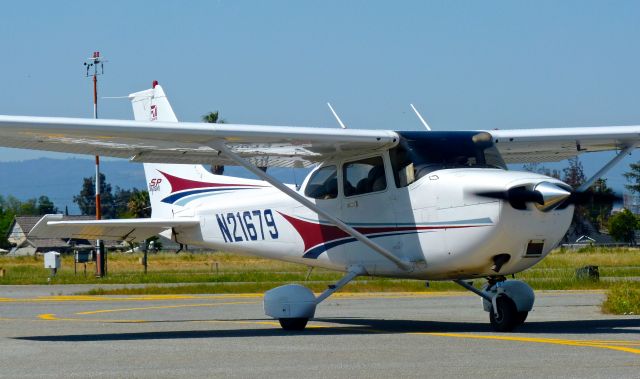 Cessna Skyhawk (N21679) - Poor Cessna crashed a few months ago.