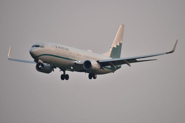 Boeing 737-800 (N916NN) - Reno Air Heritage Jet. Canadian forest fires creating a bunch of haze all over the U.S. including IND on 06-07-23