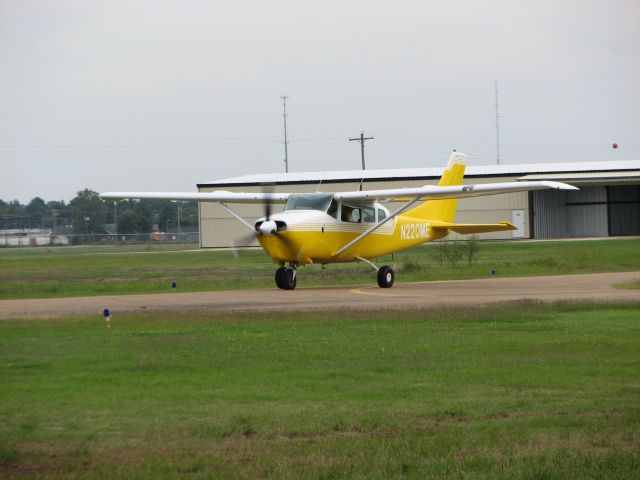 Cessna 206 Stationair (N220ME)