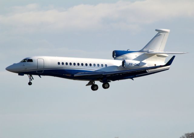 Dassault Falcon 7X (PR-DNZ)