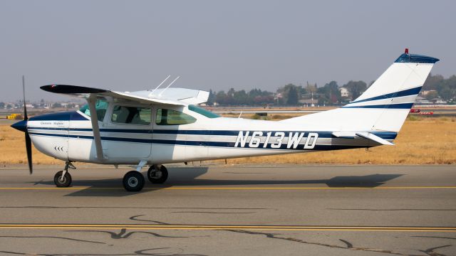 Cessna Skylane (N613WD)