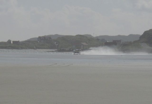 Saab 340 (G-BZFP) - British Airways Twin Otter on take off from Barra Scotland RW33. The airport is a beach! Runway is 846 m (approx 2600ft)