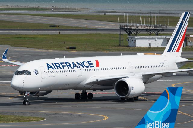 Airbus A350-900 (F-HTYM)