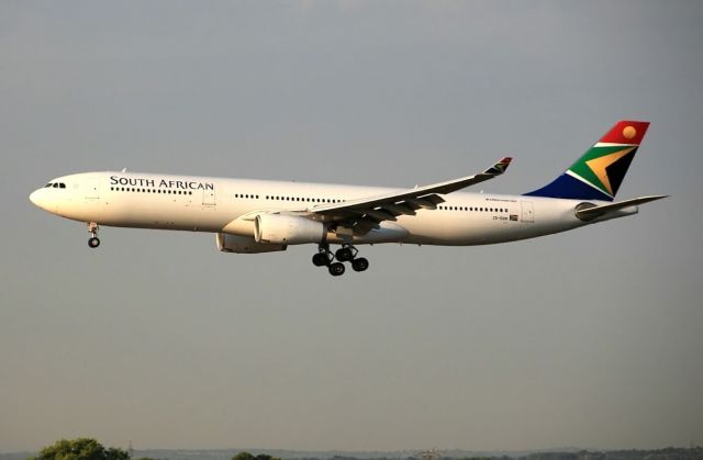 Airbus A330-300 (ZS-SXM)