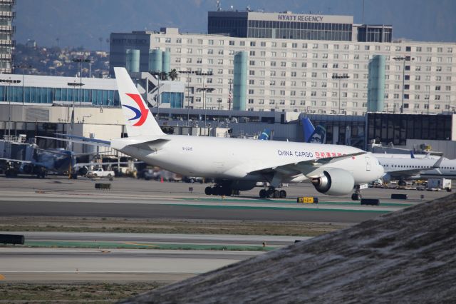 BOEING 777-200LR (B-220E)