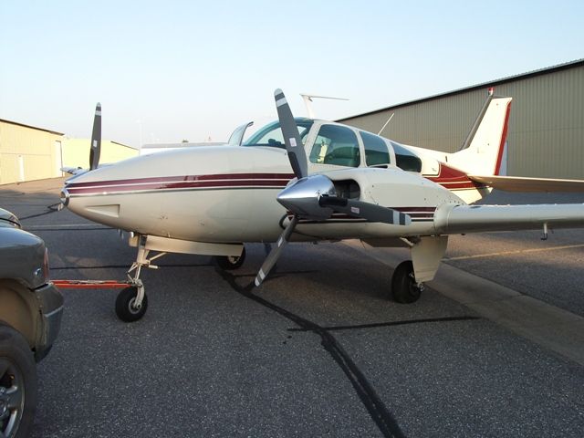 Beechcraft 55 Baron (N1164W) - Beech Baron