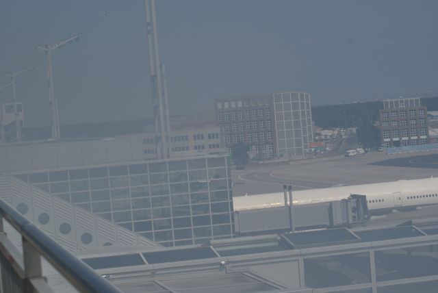 — — - EDDF fire gate D4 20 juli 2013
