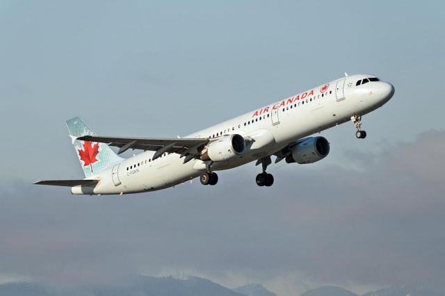 Airbus A321 (C-FGKN)
