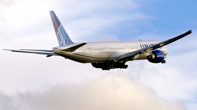 BOEING 777-300 (N2251U) - BOE771 makes a missed approach to Rwy 16R during a C1 flight on 1.26.20. (B777-322(ER) / ln 1643 / cn 66591).