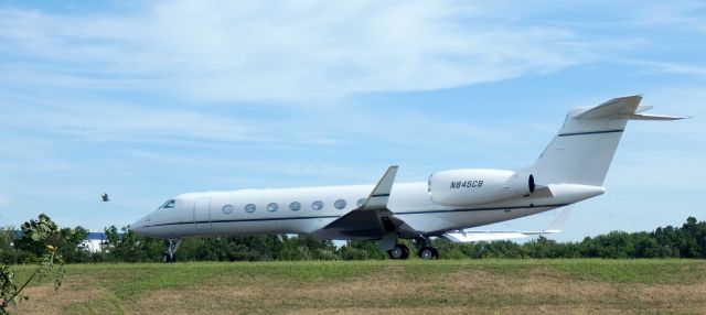 Gulfstream Aerospace Gulfstream V (N845CB) - Holding for departure is this 2008 Gulfstream GV-SP in the Summer of 2022.
