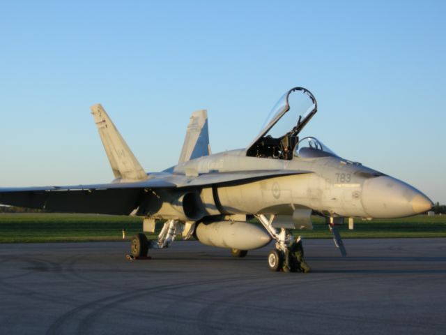 — — - Canadian Forces CF-18.