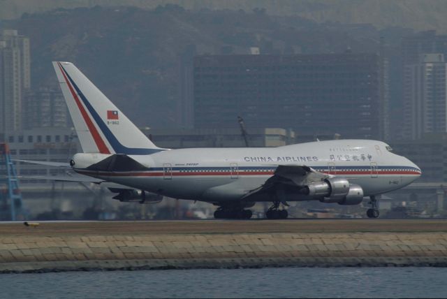 BOEING 747SP (B-1862) - Departure at Kai-Tak Intl Airport Rwy31 on 1991/12/15