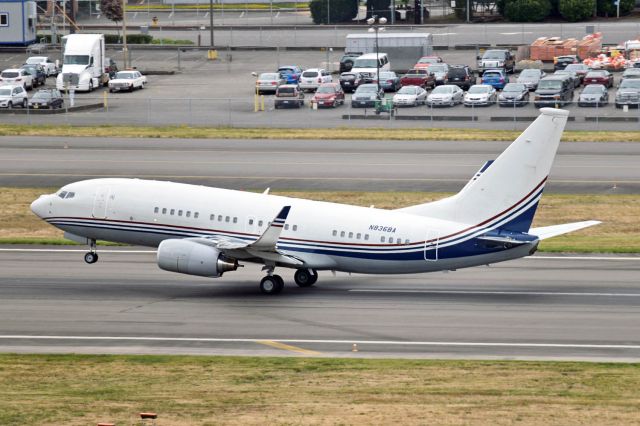 Boeing 737-700 (N836BA)