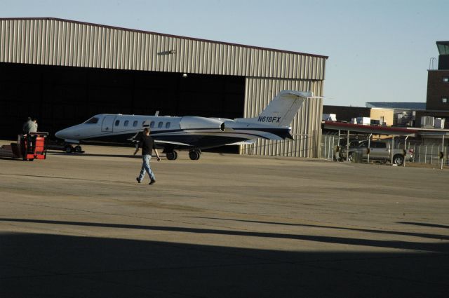 Learjet 40 (N618FX)