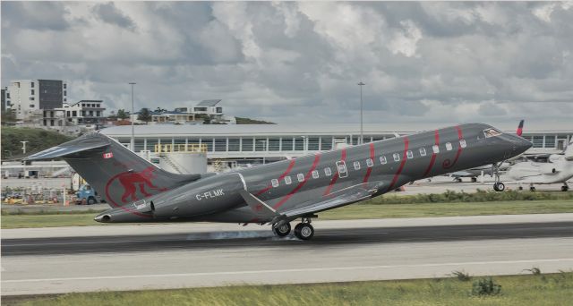 Bombardier Global Express (C-FLMK)