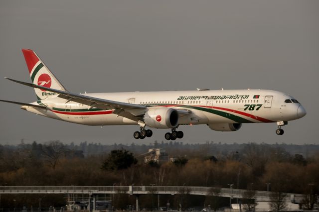 Boeing 787-9 Dreamliner (S2-AJX) - 7th March, 2025: BG 201 from Dhaka's Zia International Airport (via Sylhet) is about to touch down on runway 09L at London Heathrow - with Capt. Enam Talukder at the helm.