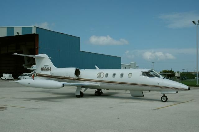 Learjet 35 (N88NJ) - National Jets on Lifeguard flight in Georgetown, Grand Caymen in October 2006