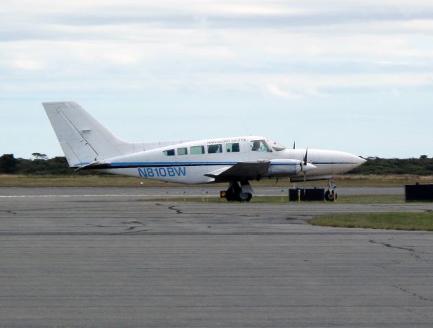 Cessna 402 (N810BW)