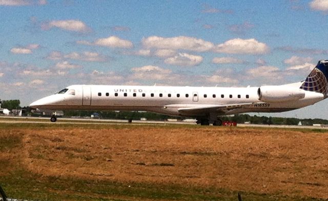 Embraer ERJ-145 (N16559)