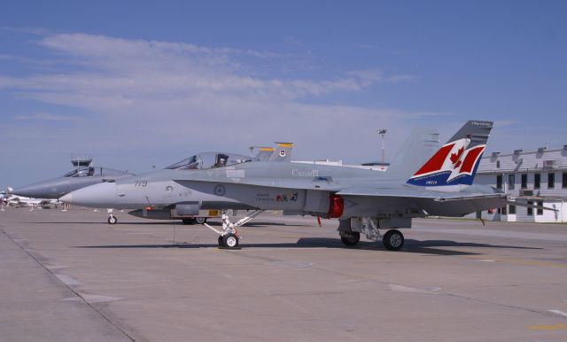 McDonnell Douglas FA-18 Hornet (18-8719)