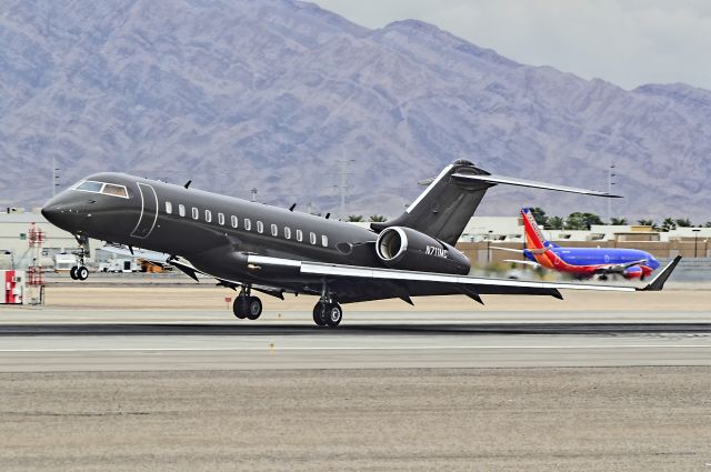 Bombardier Global Express (N711MC) - N711MC 2002 Bombardier BD-700-1A10 Global Express C/N 9121 - McCarran International Airport (KLAS)br /Las Vegas, Nevadabr /TDelCorobr /October 09, 2013