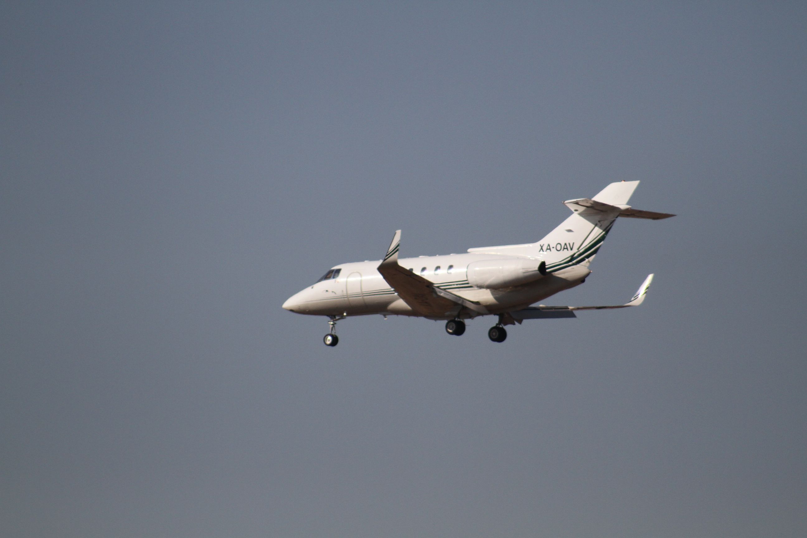 Hawker 800 (XA-AOV) - FINAL APPROACH 27 MMTJ