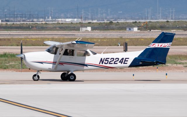 Cessna Skyhawk (N5224E)