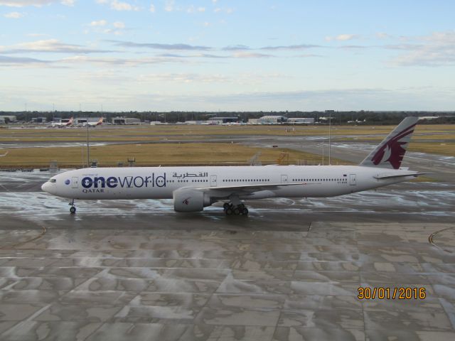 BOEING 777-300ER (A7-BAB) - Nice Qatar Airways B77W arriving from Doha as QTR902 in OneWorld livery.