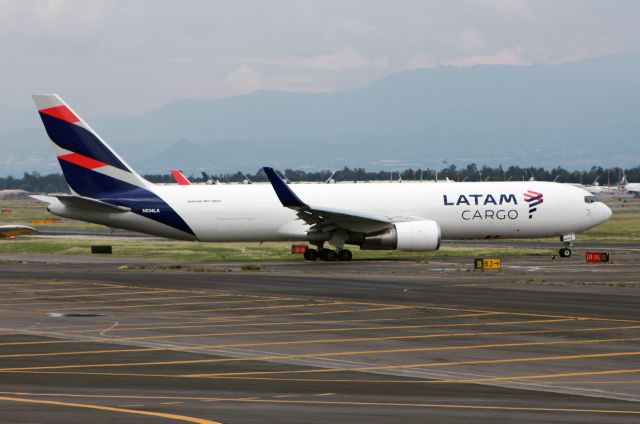 BOEING 767-300 (N534LA) - Latam Cargo / Boeing 767-316F(ER) / MSN 32572 / N534LA / MMMX 08/2020