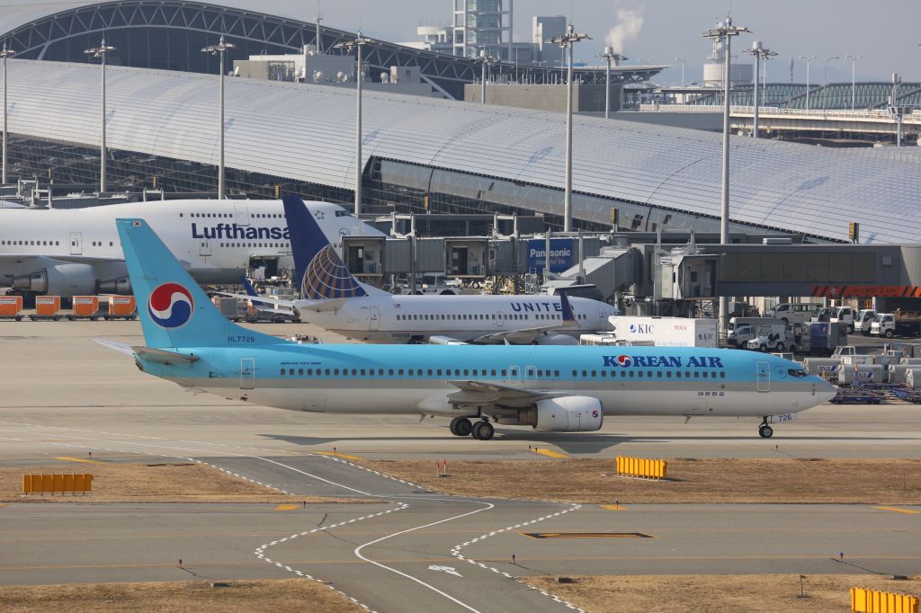 Boeing 737-900 (HL7726)